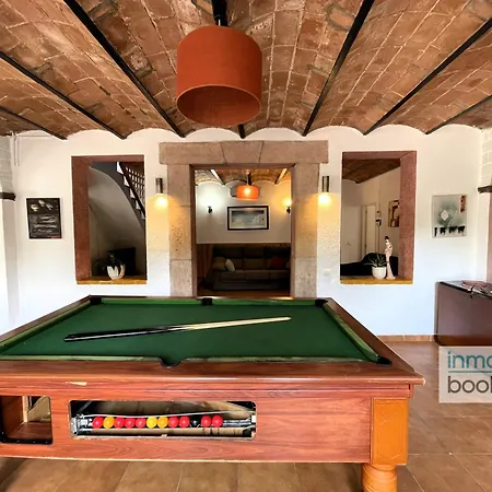 Mediterrania, Con Piscina Y Barbacoa Holiday home